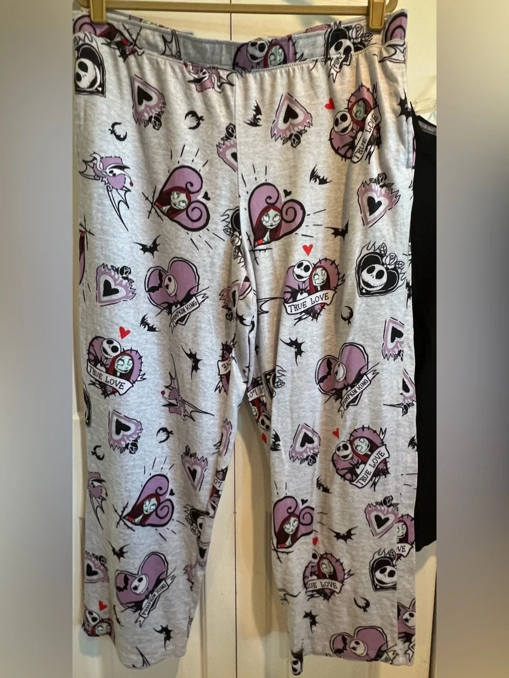 2 Pc PJ Set 💜🖤Disney’s Nightmare B4 Christmas Pants w Pockets & a Black tee - Picture 7 of 12